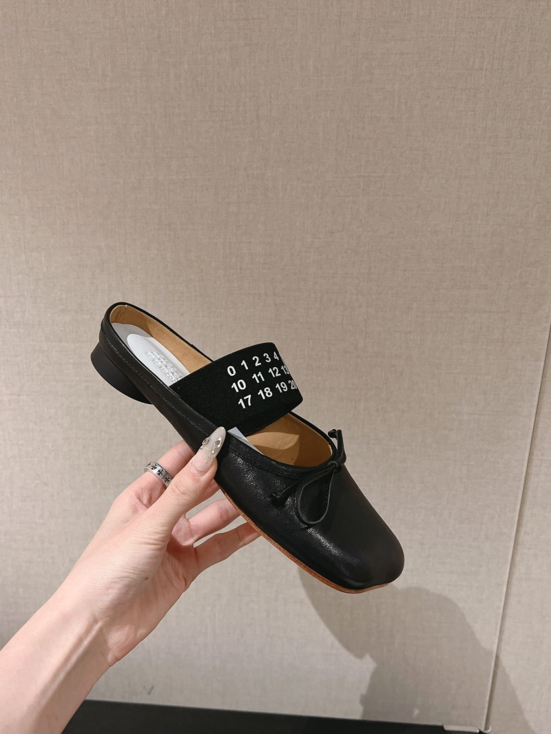 Other flat shoes